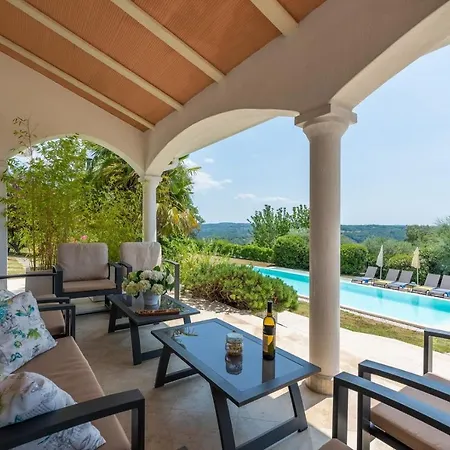 Natura Βίλα Pazin